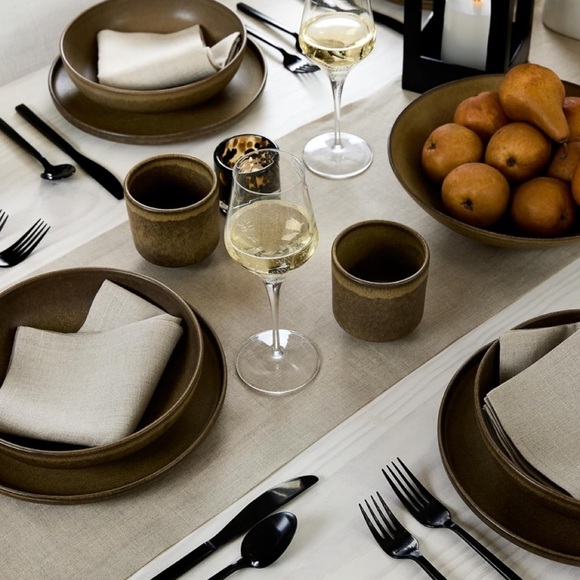Linen Table Runner - Picture 1 of 7